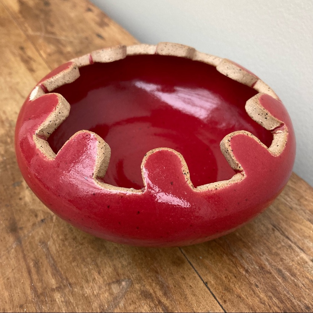Funky Red Ashtray - Picture 2 of 5